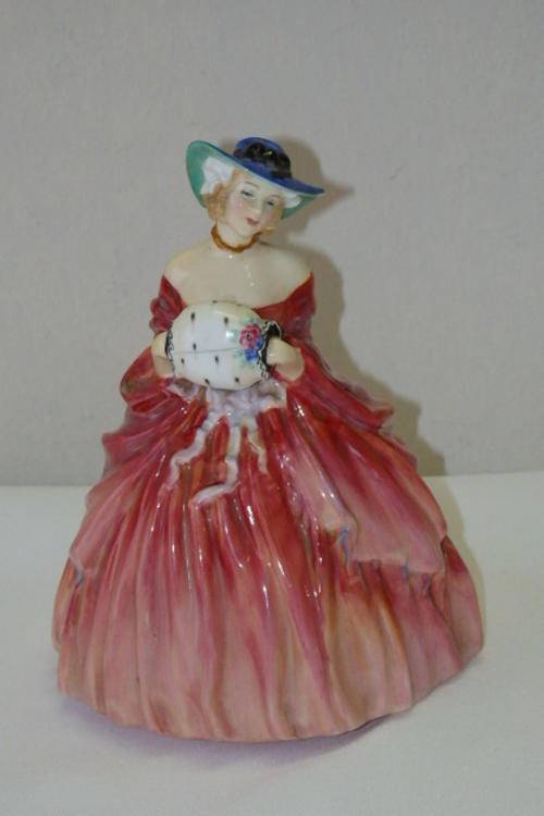 A STUNNING ORIGINAL ROYAL DOULTON PORCELAIN 7" FIGURINE OF "GENEVIEVE" (HN 1962)