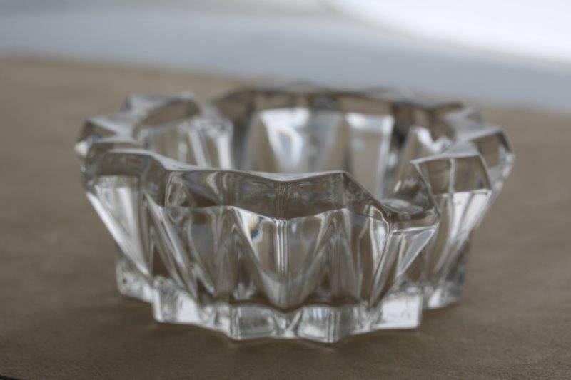 AN AWESOME CRYSTAL CIGAR/ CIGARETTE ASHTRAY IN FANTASTIC CONDITION