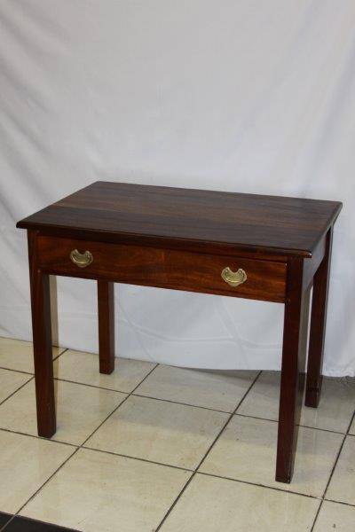 BEAUTIFUL TEAK OCCASIONAL DISPLAY / DRESSING / SIDE / COFFEE TABLE c/w LARGE DRAWER! GREAT CONDITION