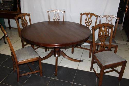 A GORGEOUS 6-SEATER DINING-ROOM SUITE IN EXCELLENT CONDITION!!! FANTASTIC FURNITURE!!!