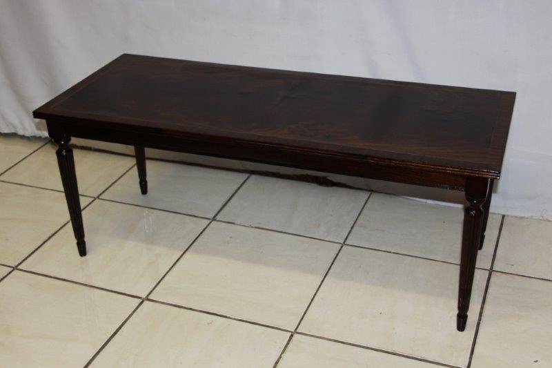 AN EXQUISITE DESIGNER VINTAGE COFFEE TABLE WITH MAGNIFICENT DETAIL & BEAUTIFUL INLAY WORK!!!