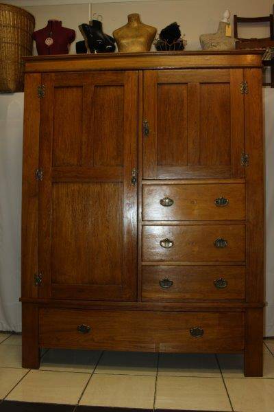 A HUGE AMAZING VINTAGE WARDROBE ON A STAND c/w SHELVES, BRASS HOOKS & 4 LARGE DRAWERS! THE BEST YET!