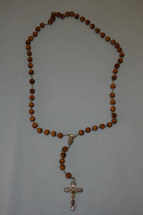 A FANTASTIC "LARGER" WOODEN BEADED CATHOLIC ROSARY IN FABULOUS CONDITION - IDEAL FOR A WALL ROSARY