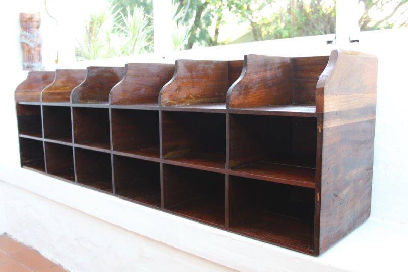 AN EXQUISITE VINTAGE EX-MILITARY SOLID RED IVORY FILING SORTER, 18 COMPARTMENTS, EXCELLENT CONDITION