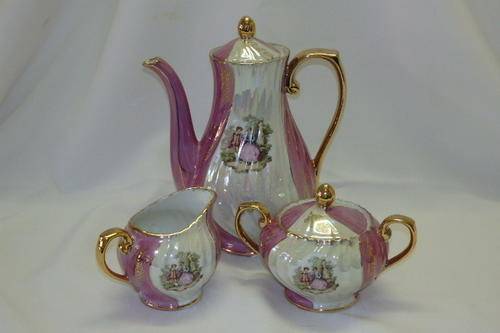 A FANTASTIC VINTAGE ROYAL SEALY OF JAPAN FINE CHINA COFFEE SET WITH A PINK AND WHITE VICTORIAN THEME