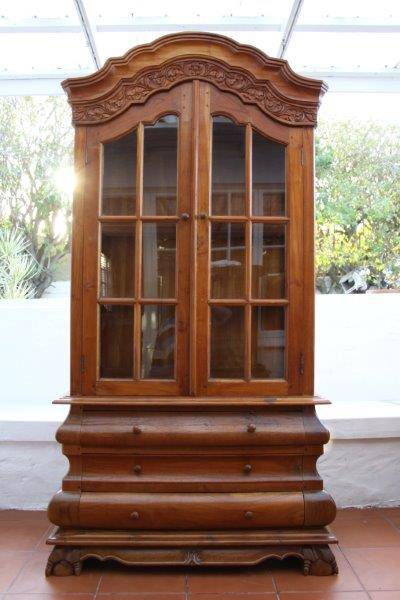 AN INCREDIBLE UNIQUE SOLID BURMESE TEAK SHOWCASE CABINET WITH EXQUISITE HAND CARVED DETAIL! WOW!!!!!