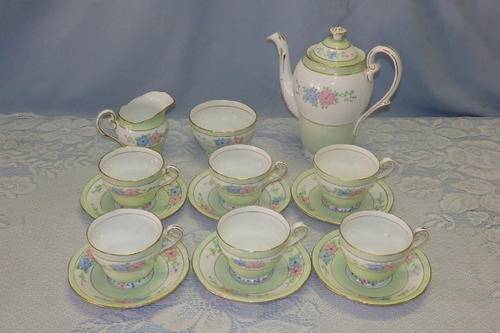 AN EXQUISITE VINTAGE "ROYAL STANDARD" OF ENGLAND PORCELAIN DEMITASSE COFFEE SET