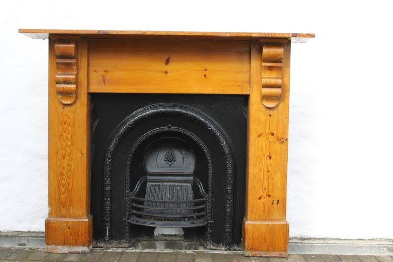AN ABSOLUTELY SPECTACULAR ANTIQUE CAST IRON FIREPLACE WITH SOLID OREGON MANTLE SHELF!!! WOW!!!