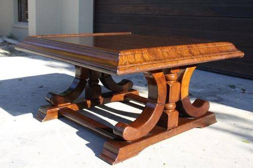 A MAGNIFICENT DESIGNER SOLID IMBUIA CENTRE COFFEE TABLE WITH STUNNING DETAILED CHUNKY LEGS!
