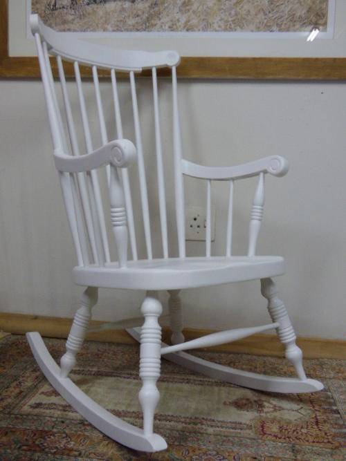 AN EXQUISITE LARGE WHITE PAINTED ROCKING CHAIR - GORGEOUS IN A BABY ROOM OR ON A PATIO!!!