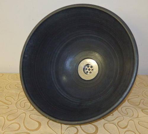 A STUNNING UPMARKET AND CLASSY "BLACK" SURFACE MOUNTED BASIN IN EXCELLENT CONDITION!!