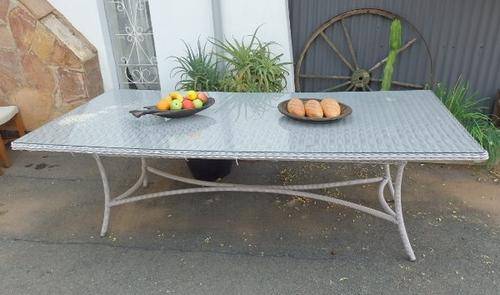A FABULOUS (LARGE - 2.4m x 1.1m) 8 SEATER PATIO DINING TABLE WITH A GLASS TOP!!