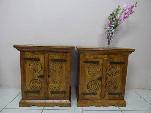 A BEAUTIFUL, STYLISH MATCHING PAIR OF BURMESE TEAK BEDSIDE PEDESTALS, IN FANTASTIC CONDITION!Bid/ped
