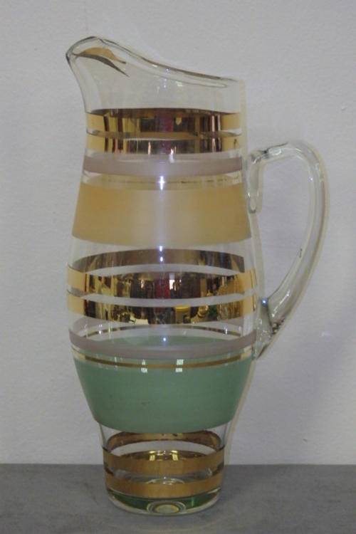 A BEAUTIFUL HAND MADE VENETIAN GLASS HAND MADE JUG WITH GOLD AND "PEARLESCENT" BANDS
