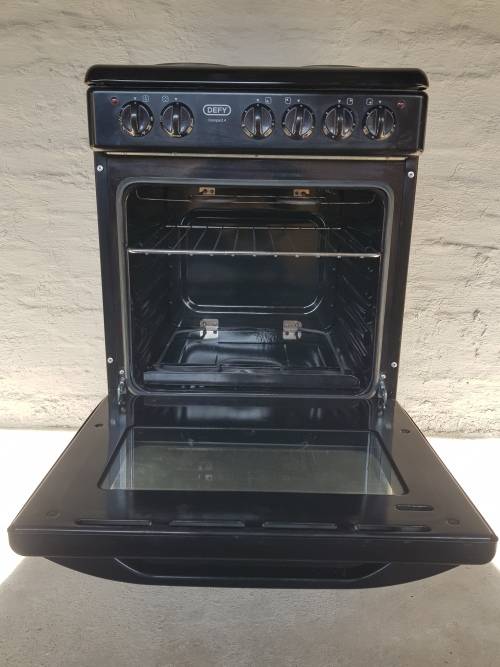 A Defy Compact 4 plate electric stove - working perfectly!