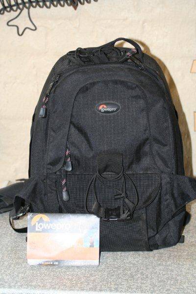 LOWEPRO CAMERA BACKPACK