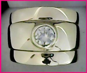 MUST HAVE!!!!! 3 Piece 9ct Yellow gold ring