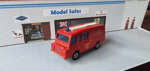 Matchbox Lesney. Land rover fire Truck (Superfast Narrow Wheels)