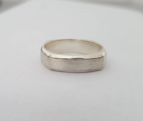 Handcrafted Ring for tom2tom