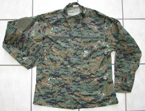 US Navy Digital Camo Set ( Top Condition )