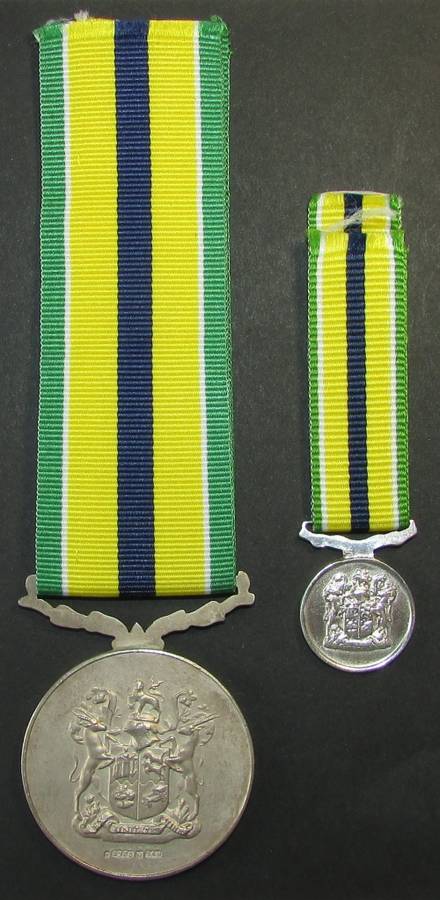 SADF - Full Size De Wet Decoration( Silver ) with Miniature