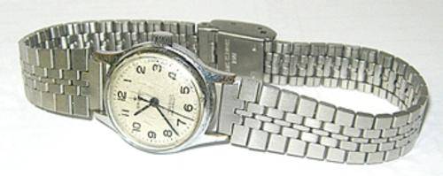 Vintage Ladies Swiss Made ( 17 Jewel ) - Works 100%