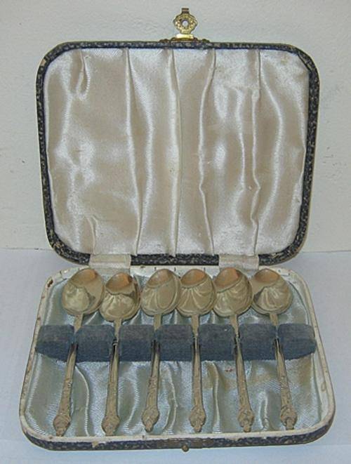 Very Nice Boxed Set of Apostle Spoons