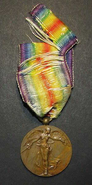 Full Size World War 1 Commemorative Victory Medal ( Belgian )