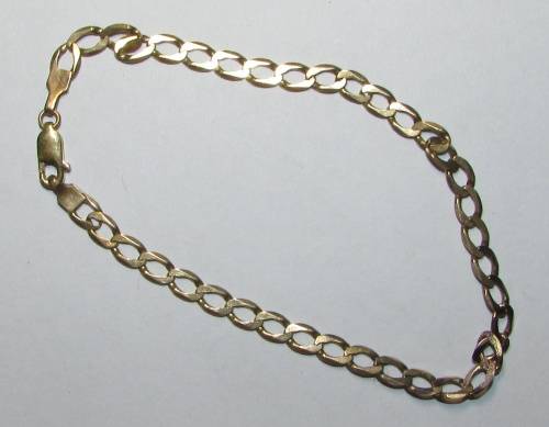 9ct Gold Bracelet ( Weights 3 Grams - 21 CM in Length )