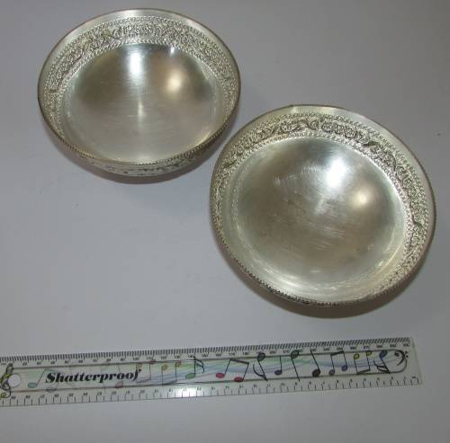 2 Sterling Silver Bowls - Total Weight 89 Grams ( Melt Value R 4560 )