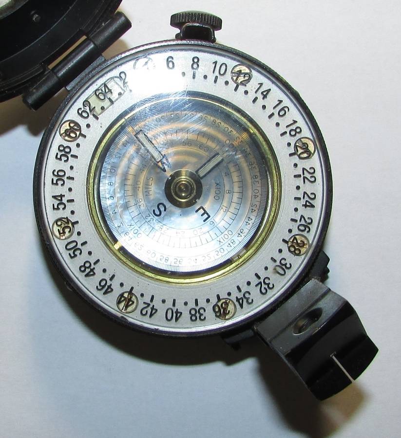 Vintage Mills Military Grade Compass in Top Condition ( Includes Original Box )