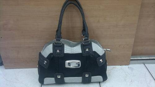 STUNNING GUESS HANDBAG