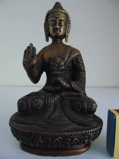 Bronze Oriental Figurine - Exquisitely detailed
