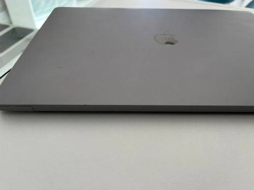 MacBook Pro 16-Inch `Core i7` 16GB 512GB SSD (Pre-Owned)