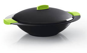 TUPPERWARE GIANT SERVING BOWL(BLACK AND GREEN)