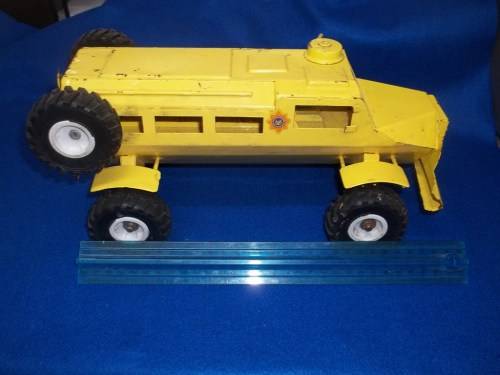 Yellow SAP -Kasper- Metal Vintage Toy