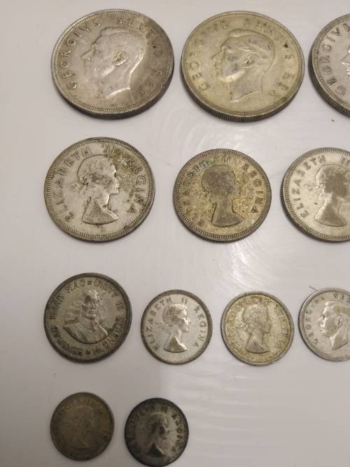 Vintage Coins 145,82 grams