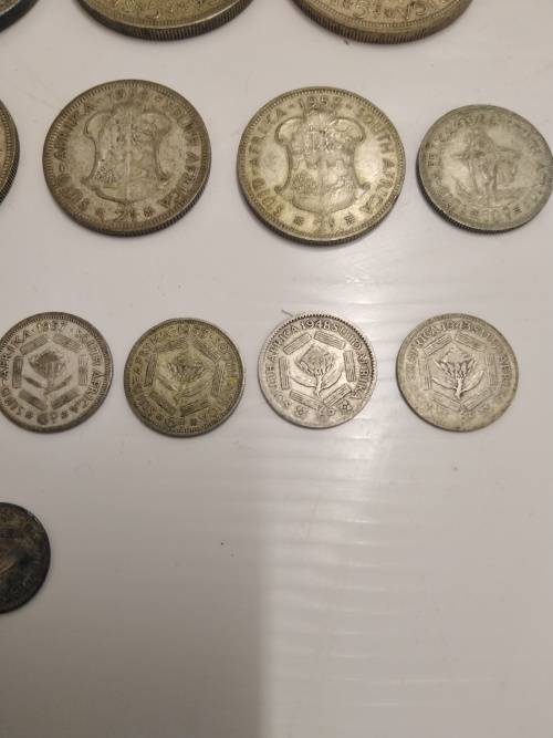 Vintage Coins 145,82 grams
