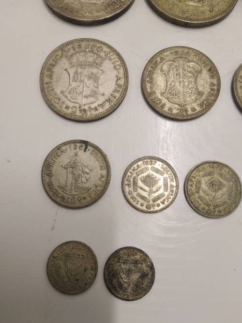Vintage Coins 145,82 grams