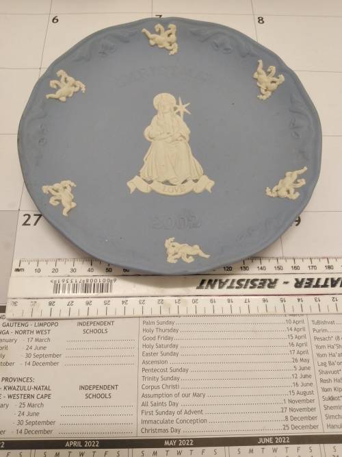 Small 18-5 cm diameter Wedgwood blue plate.