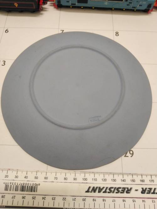 Small 18-5 cm diameter Wedgwood blue plate.