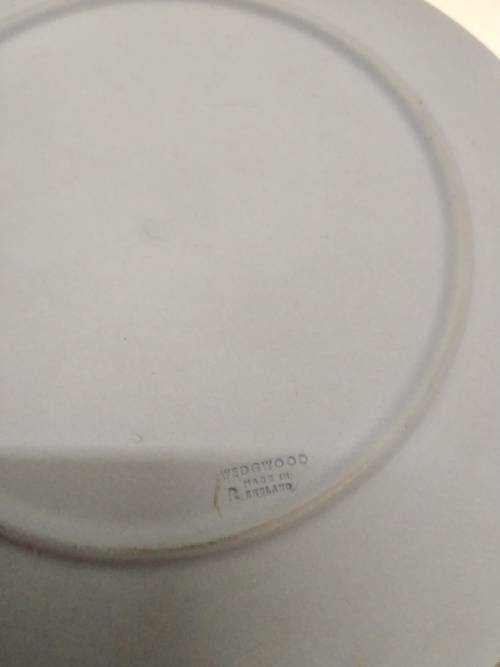 Small 18-5 cm diameter Wedgwood blue plate.