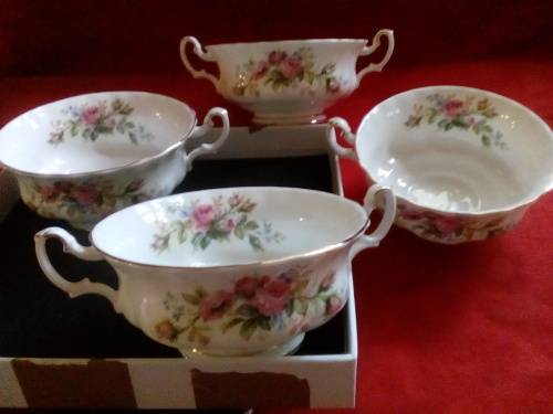 ROYAL ALBERT - MOSS ROSE - DESSERT BOWLS - SET 4 - X CON -  STUNNING !!!