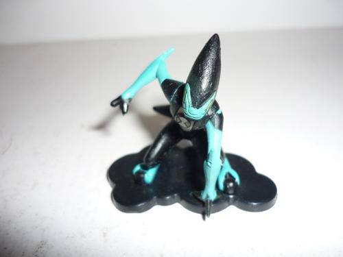 BEN 10 FIGURINE-XLR8-6CM TALL