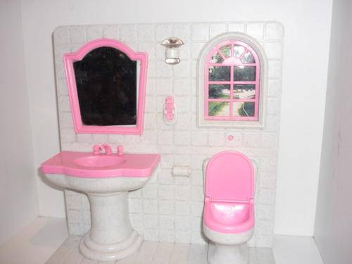 BATHROOM -BATTERY OPERATED-TOILET MAKES FLUSHING SOOUNDS,LIGHT TURNS ON-28CM TALL,26CM WIDE,