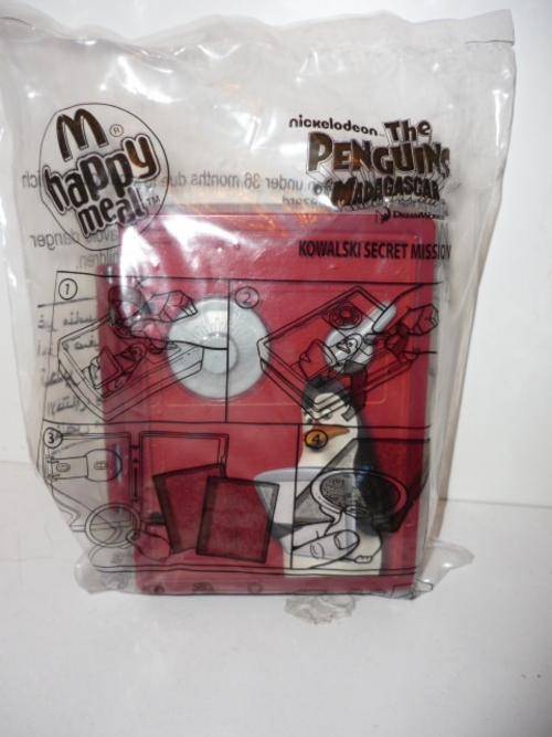 PENGUIN MADAGASSCAR SAFE-MACDONALDS-UNOPENED