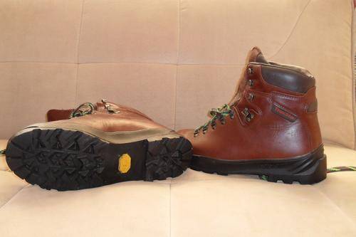 TrekSta Vibram Mens Boots