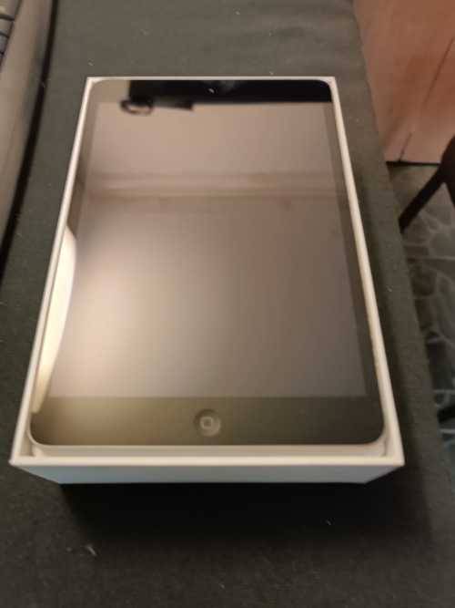 Apple iPad mini A1490 16GB Wi-Fi + Cellular 4G
