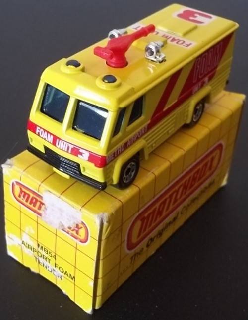 MATCHBOX AIRPORT FOAM TENDER # 54 ! 1980 !! RARE YELLOW VARIANT ! +  Original Box ! Matchbox !!