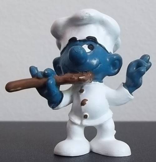 Original Vintage CHEF SMURF !! WEST GERMANY Peyo  1979 !! FANTASTIC!!  Smurfs! Medium Brown Spoon !!